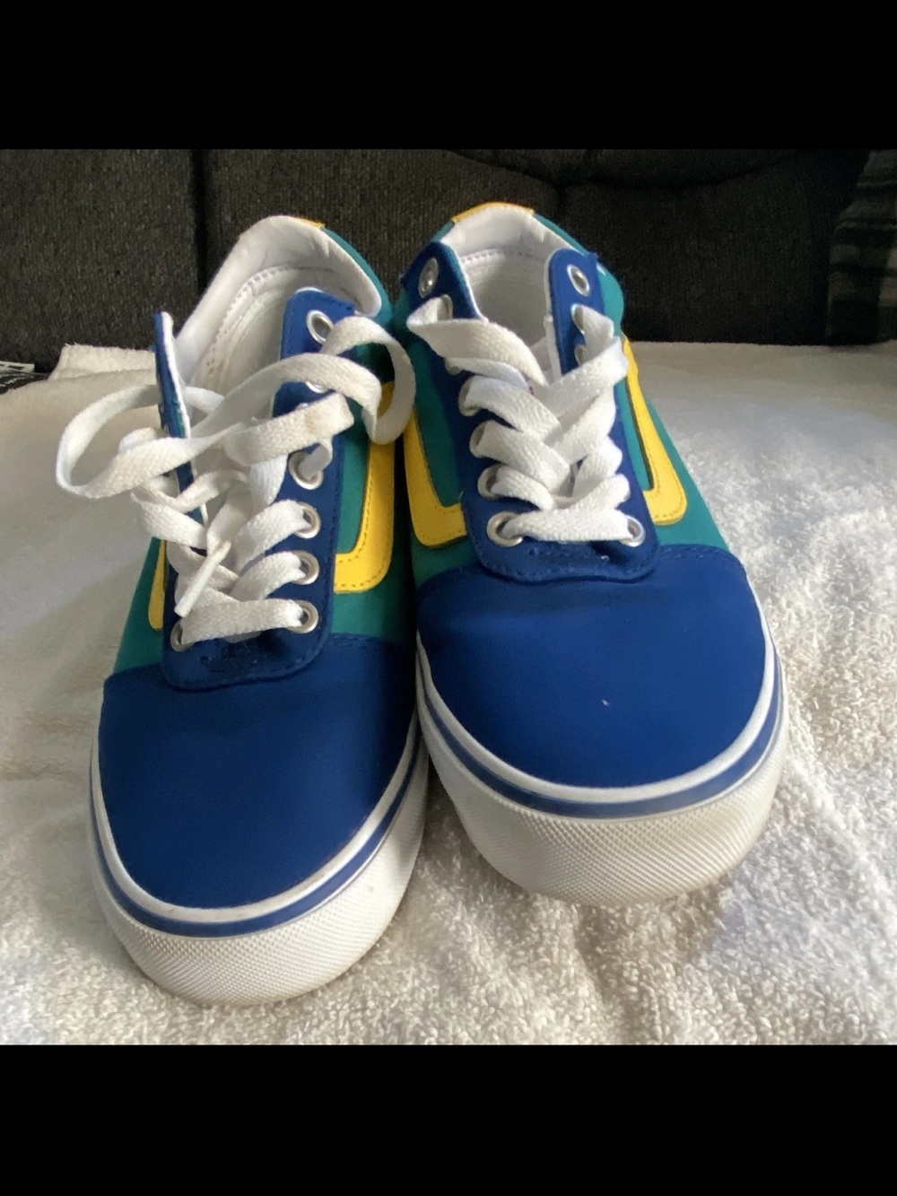Vans Low-Top Sneakers in Blue, Yellow and Teal